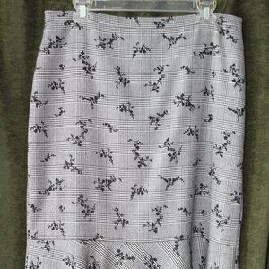 AnnTaylor Feminine Pencil Skirt, Size 12 Tall, Black & White Print, Flounce Hem